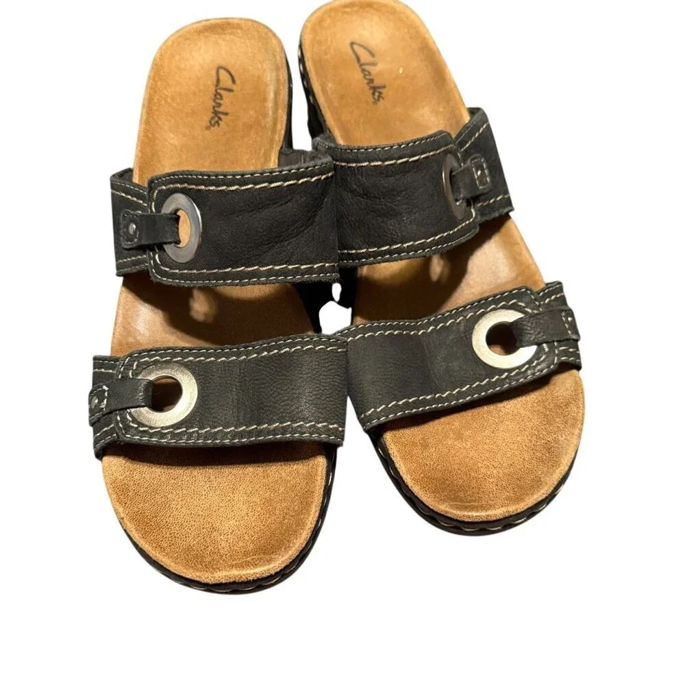 Clarks Womens Black Slide Sandals With Double Straps & Metal Accents Size 9M - Picture 4 of 8
